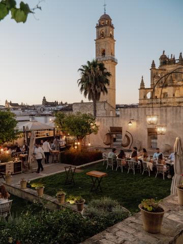 Restaurante Pedro Nolasco: servicio de comidas y cenas Restaurante Pedro Nolasco: servicio de comidas y cenas